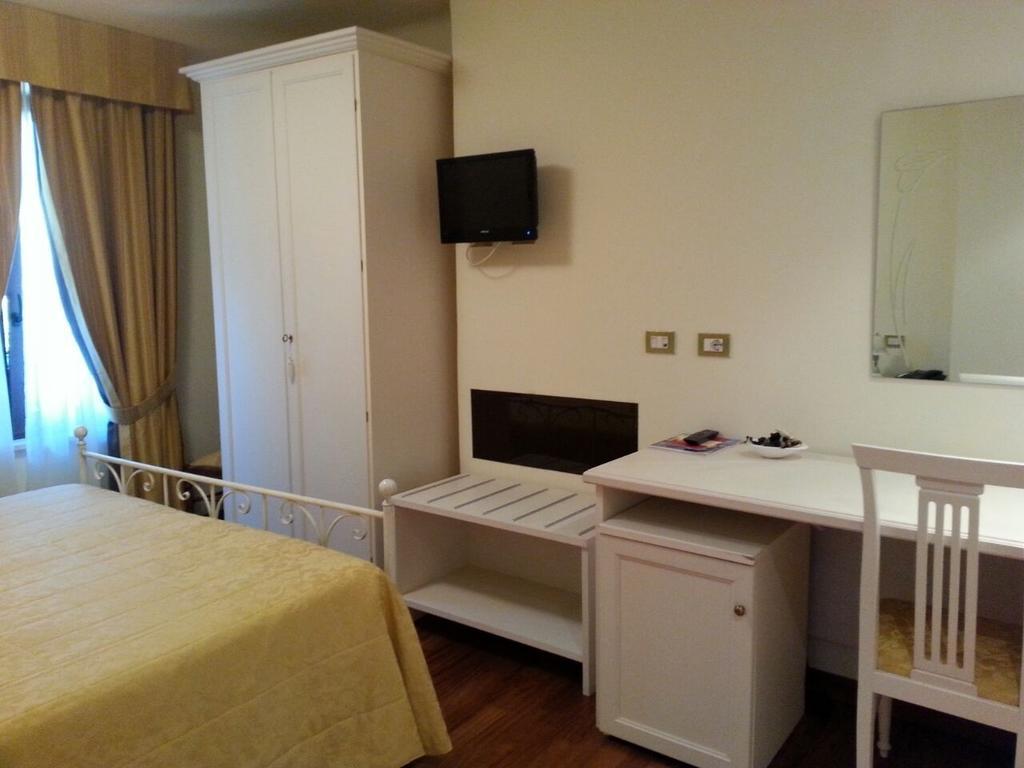 Hotel Ristorante Ruatta San Maurizio Bilik gambar